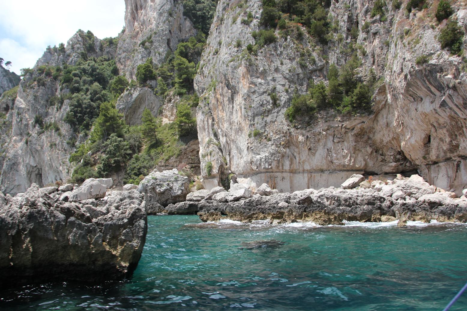 Море и скалы на Капри