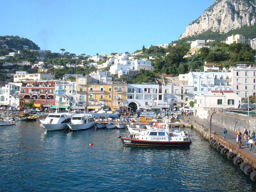 Capri - Porto turistico di Marina Grande.jpg